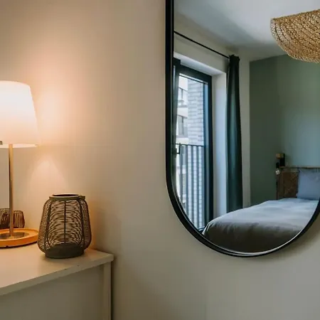 Apartment 2 Bedroom And Private Parking In Center