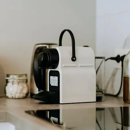 2 Bedroom Apartment&private Parking In Center *