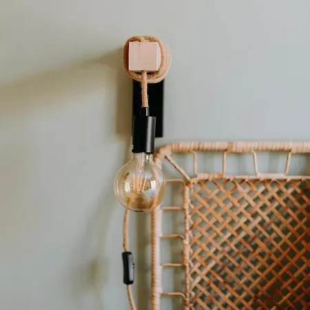 2 Bedroom Apartment&private Parking In Center