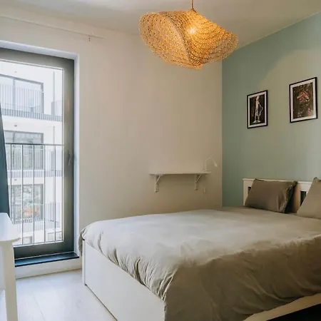 2 Bedroom Apartment&private Parking In Center Liegi