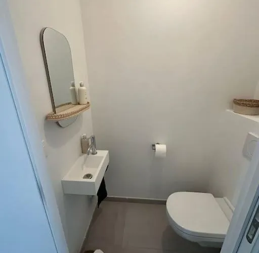 2 Bedroom And Private Parking In Center Apartmán