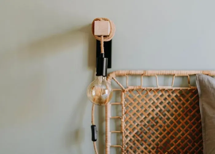 2 Bedroom And Private Parking In Center