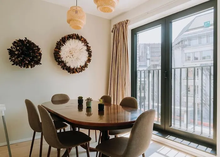 2 Bedroom And Private Parking In Center Apartmán